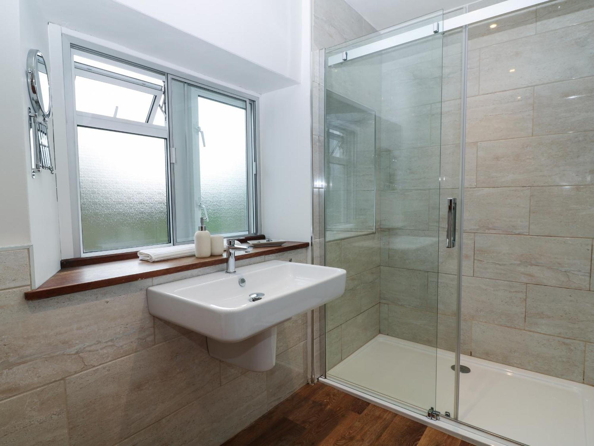 The Loft At Lucott House Apartment Bath